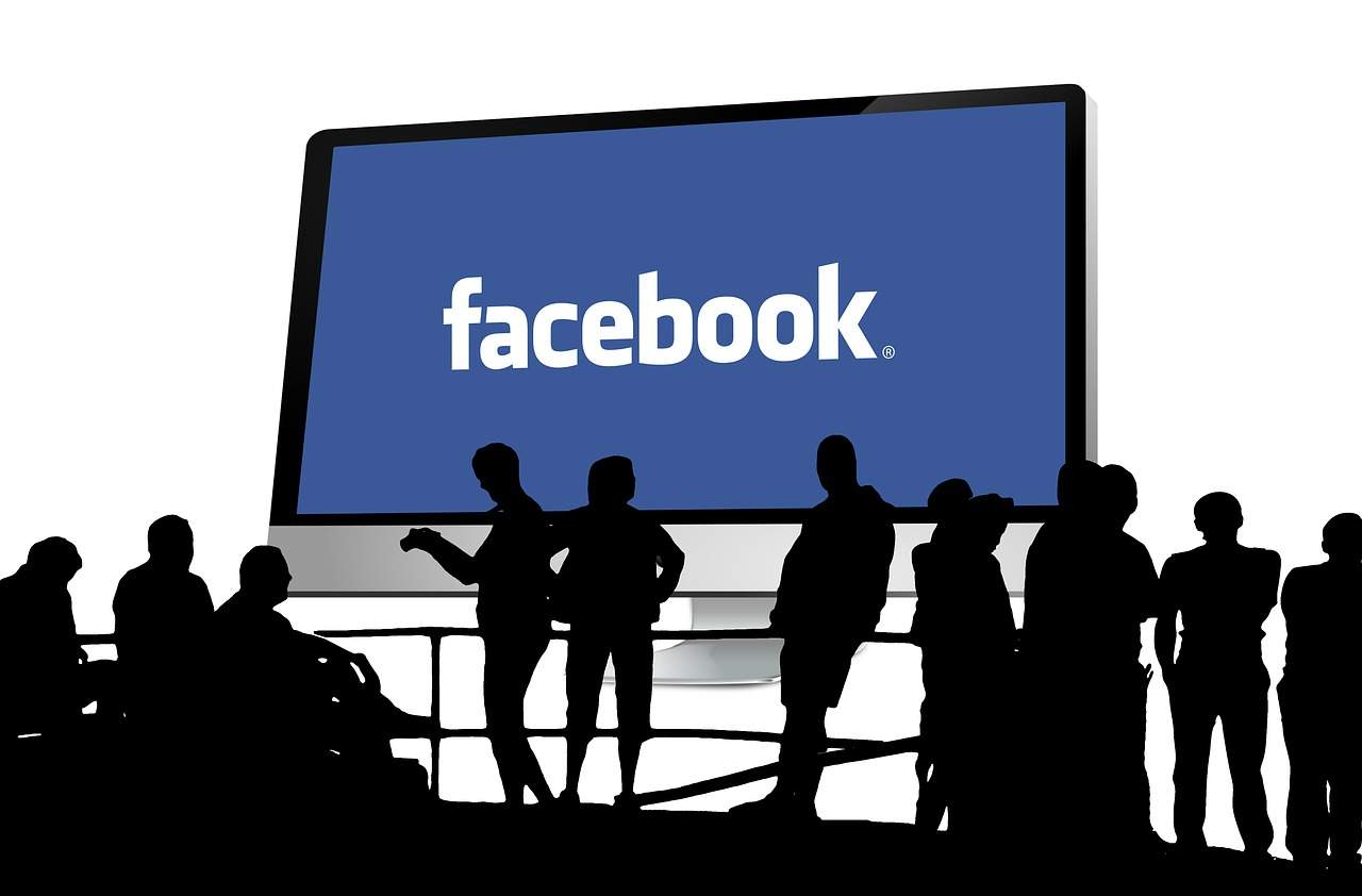 facebook location status