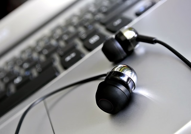 headphones control iphone audio